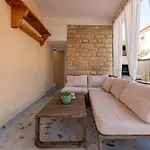 Karmen - Poolhouse - Private Oasis 8