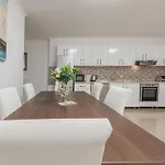 شقة Karmen - Poolhouse - Private Oasis 8