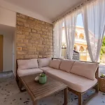 Karmen - Poolhouse - Private Oasis 8 شقة *