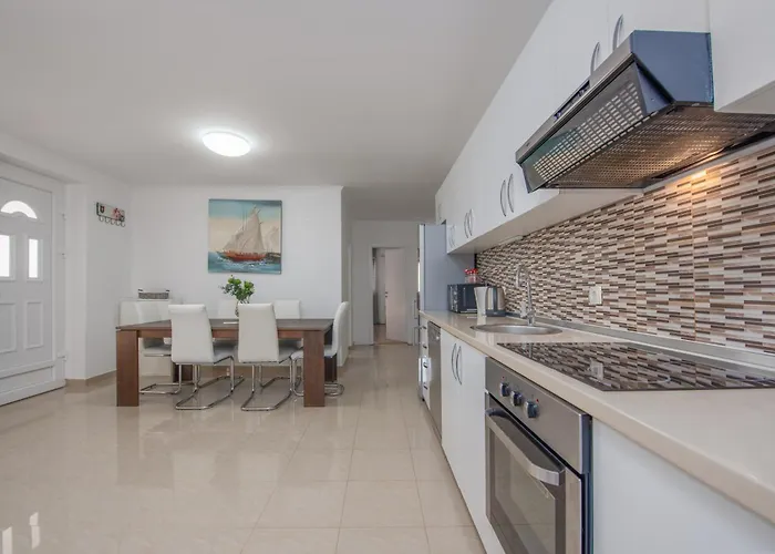 Apartment Karmen - Poolhouse - Private Oasis 8 *