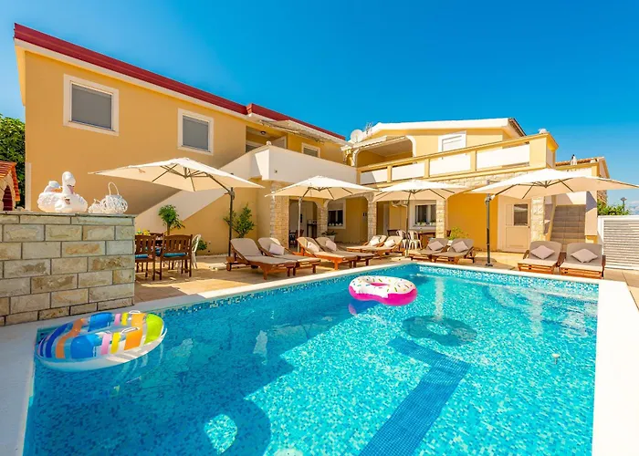 Karmen - Poolhouse - Private Oasis 8 * Vir