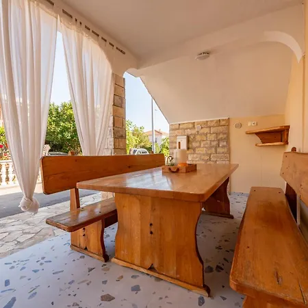 Karmen - Poolhouse - Private Oasis 8 Lägenhet Vir