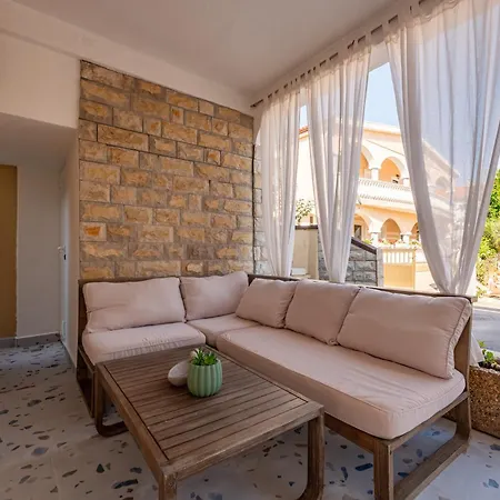Karmen - Poolhouse - Private Oasis 8 Lägenhet *