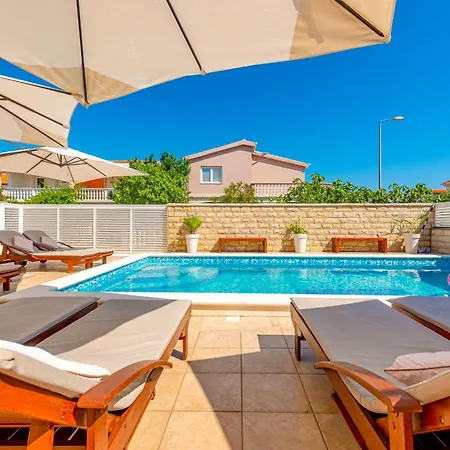 Karmen - Poolhouse - Private Oasis 8 *