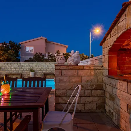 Karmen - Poolhouse - Private Oasis 8