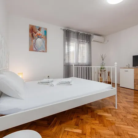 Lägenhet Karmen - Poolhouse - Private Oasis 8