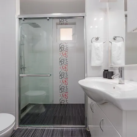 Karmen - Poolhouse - Private Oasis 8 Lägenhet *
