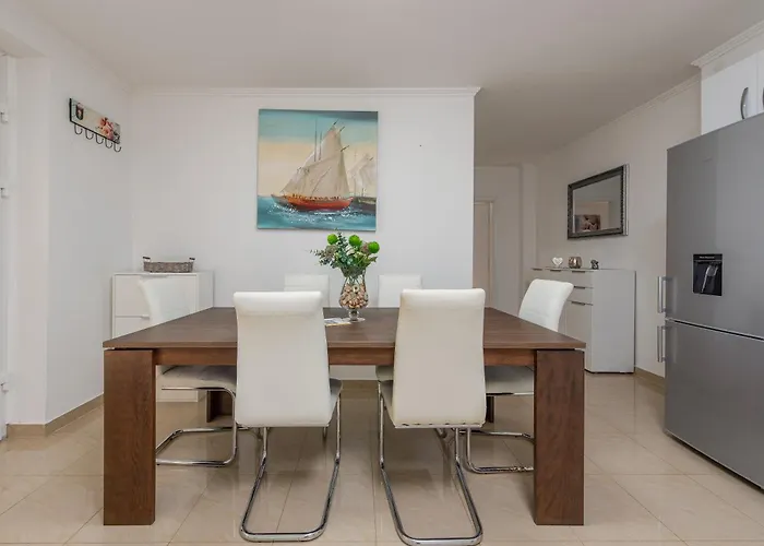 Apartman Karmen - Poolhouse - Private Oasis 8 *
