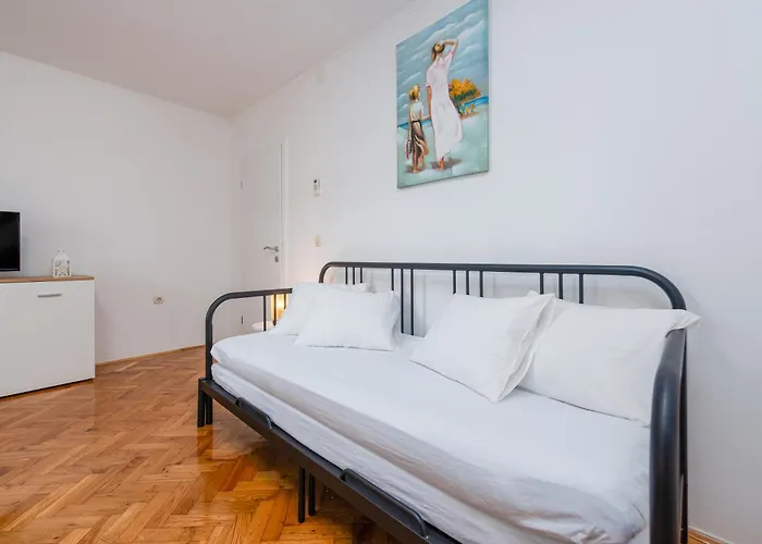 Apartman Karmen - Poolhouse - Private Oasis 8 *