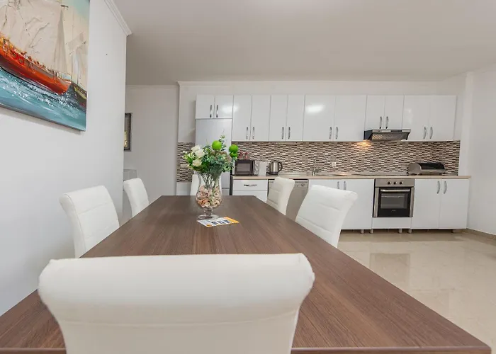 Apartman Karmen - Poolhouse - Private Oasis 8