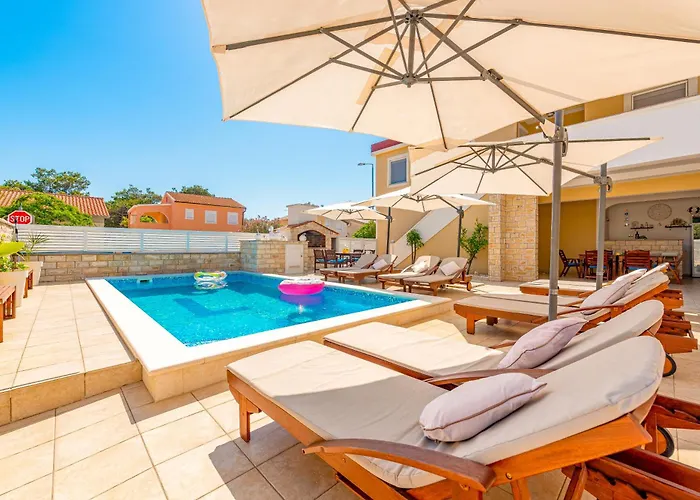 Karmen - Poolhouse - Private Oasis 8 Apartman Vir