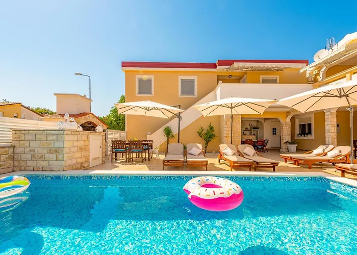 Karmen - Poolhouse - Private Oasis 8 * Vir