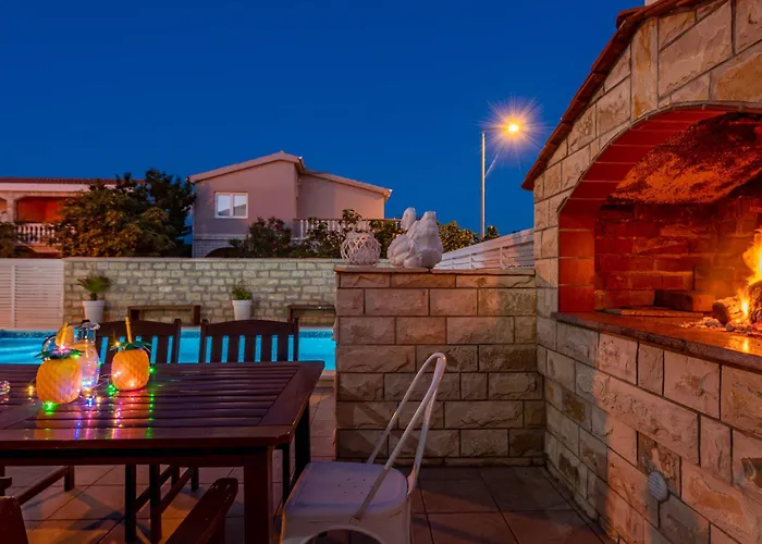 Karmen - Poolhouse - Private Oasis 8