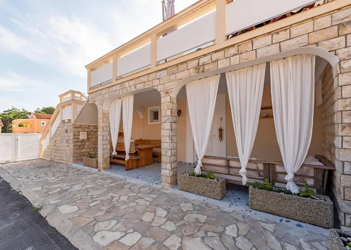 Karmen - Poolhouse - Private Oasis 8 Apartman