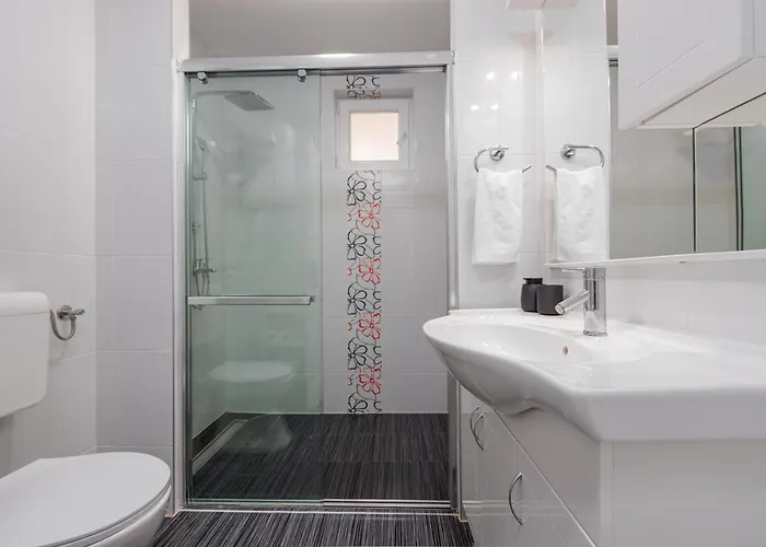 Karmen - Poolhouse - Private Oasis 8 Apartman *