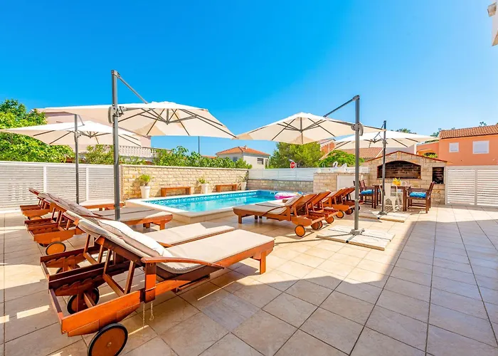 Karmen - Poolhouse - Private Oasis 8 Apartman *
